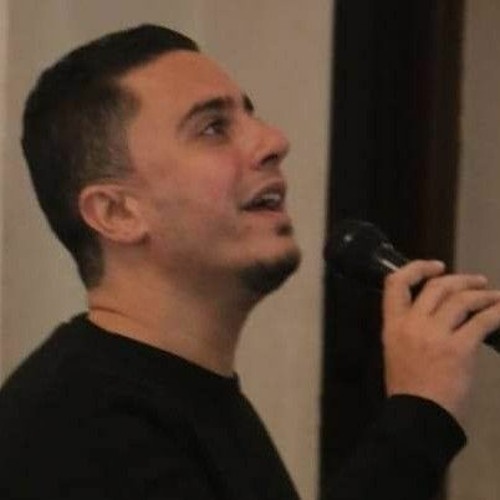 عايز أحمل نيرك - ماجد شفيق.