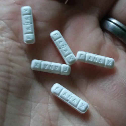 fANAX [prod. Dragosmarcus]