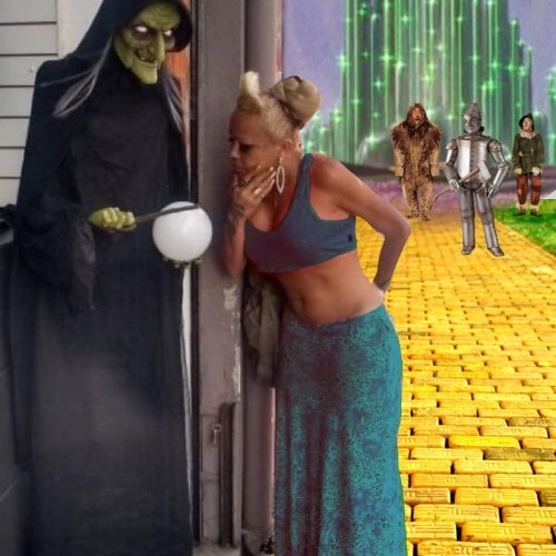 UMA BRUXA ME TRANSFORMOU NUMA TRACK