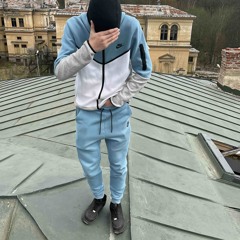 Stephanie - Hoodtrap
