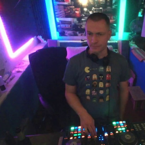 Mixa @ Ölkeller twitch livestream 12.02.2022 rising TECHNO!!! with newer and older technobombs ♪♫