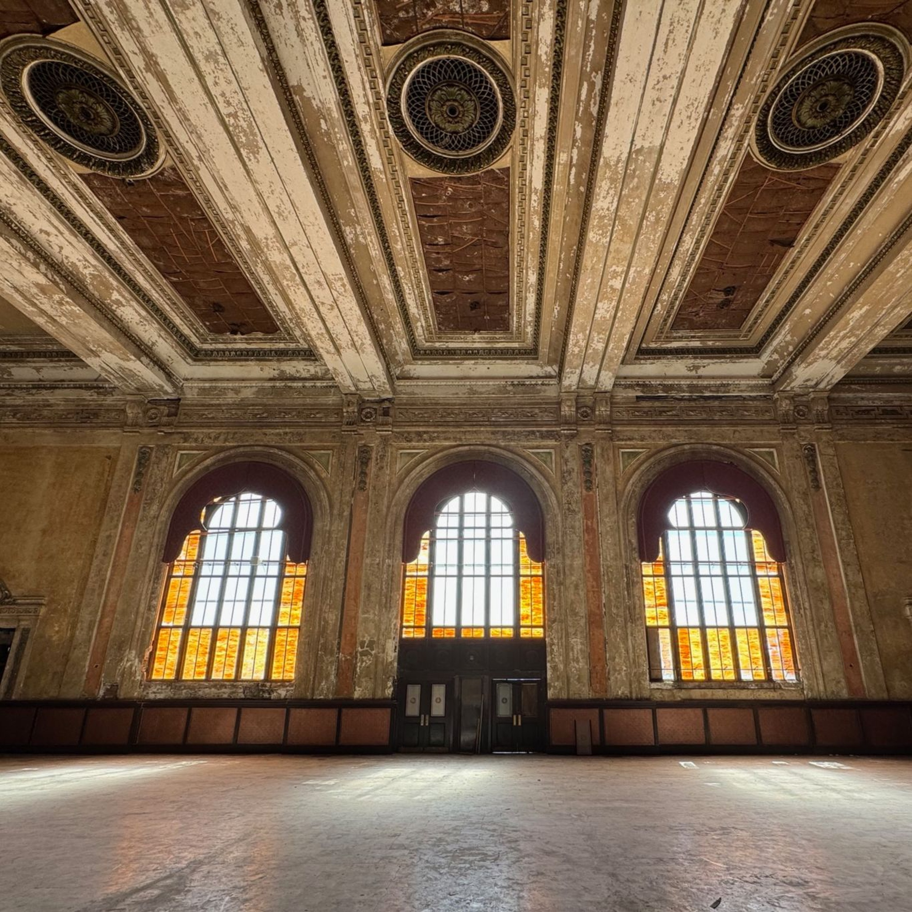 “Everybody wants it preserved”: Time is running out to save this Oakland landmark