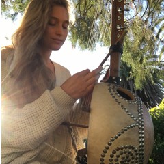 In The Garden / En El Jardín