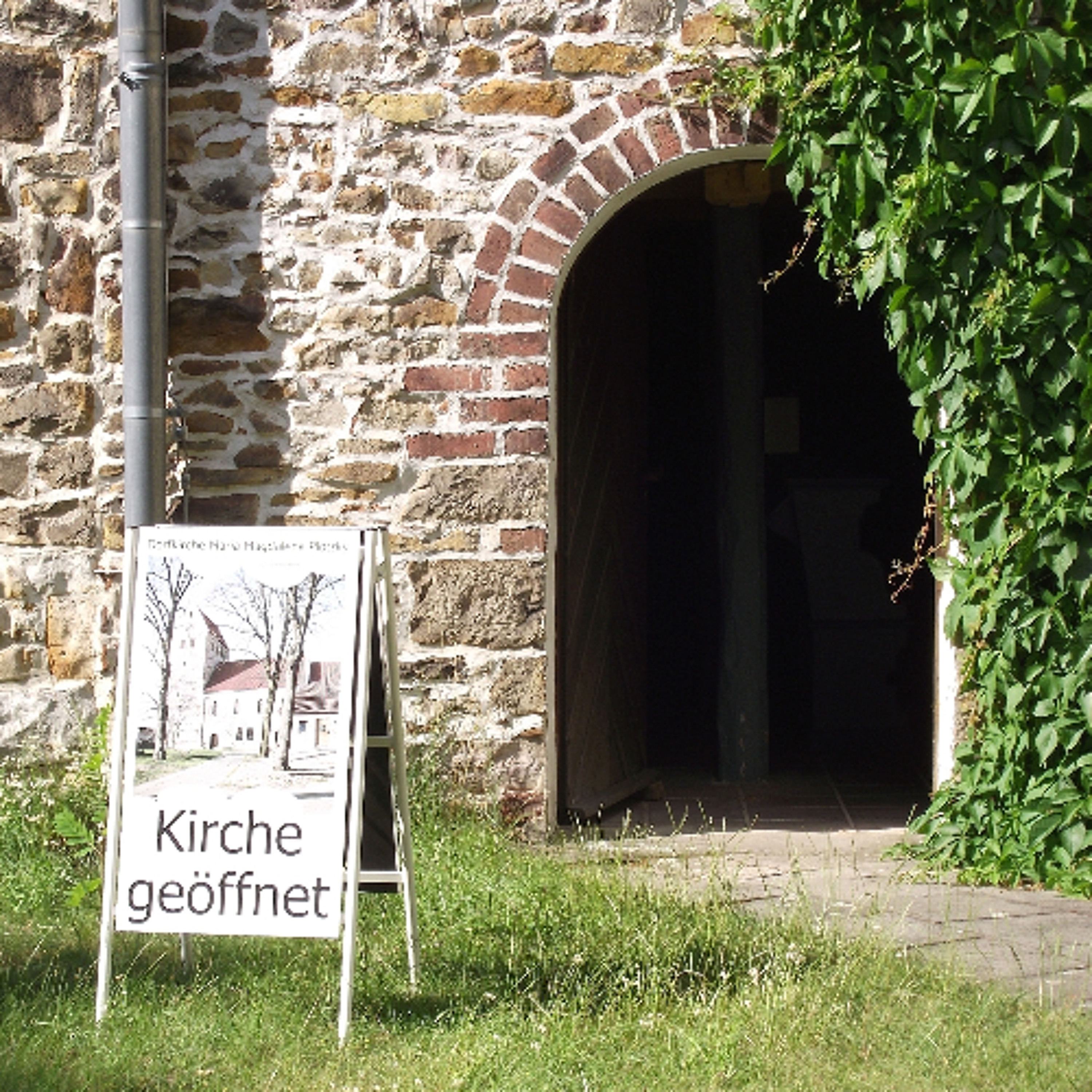 Abkühlung im Gotteshaus: Kirchen sind die kühlen Orte bei Hitze