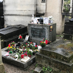 Singing at Jim Morrison's grave, one rainy April morning