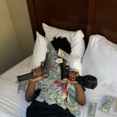 (Main1K + Kuttaa2x + Montae) #KOUNTUPFOREVER PHREESTYLIN IN DA STOLiE ON DA TRAPPHONE #GANG