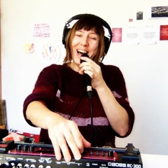 Patricia Van Cutsem with loopstation RC300 RC505 RC505MKII