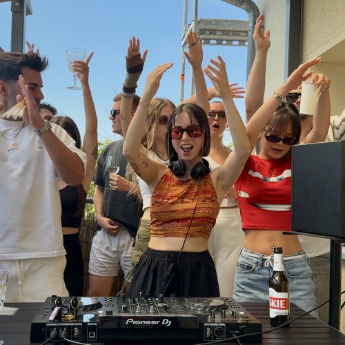 Balcony DJ Set on a Construction Site | Melodic Bass House & Tech House – but with more spice