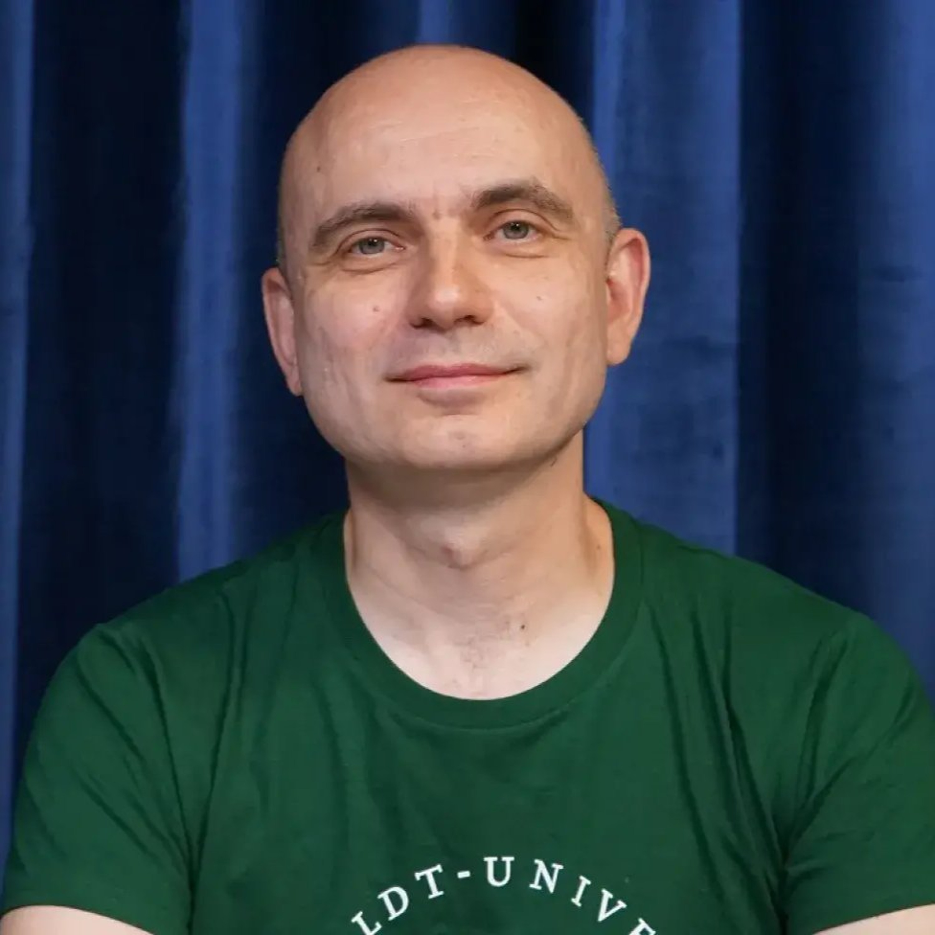 Андрэй Казакевіч. Санкцыі, палітвязні і вайна: як яны пасварылі Кавалеўскага і Латушку.
