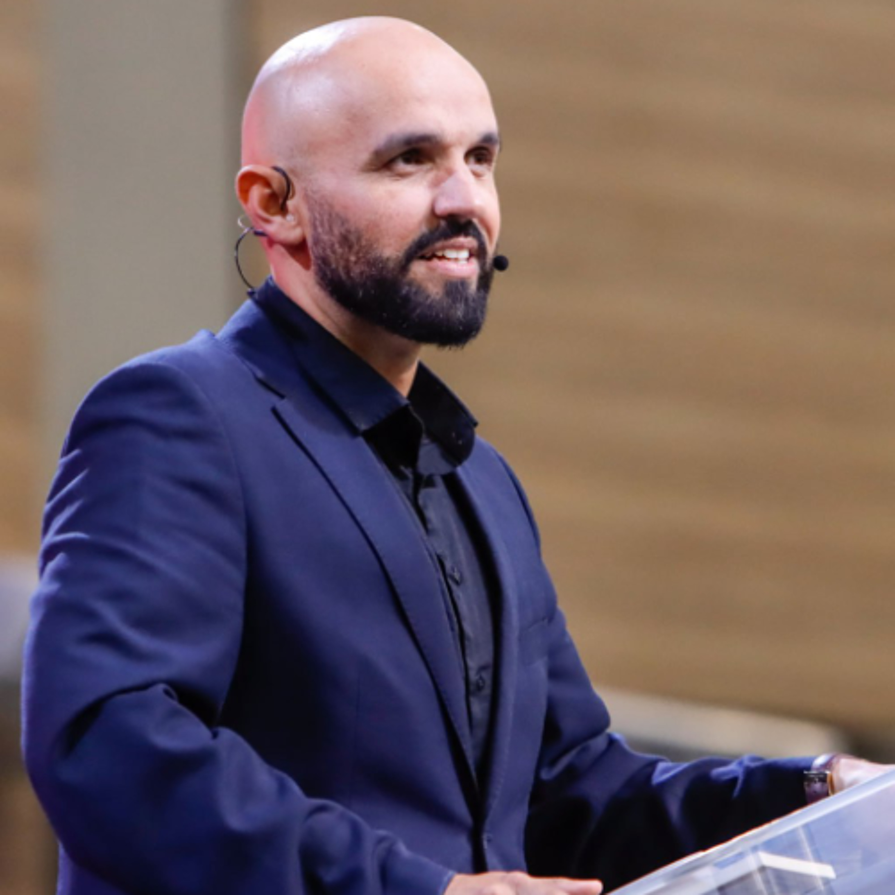 Você está vivendo abaixo? Acesse o padrão do céu — Fernando Leal