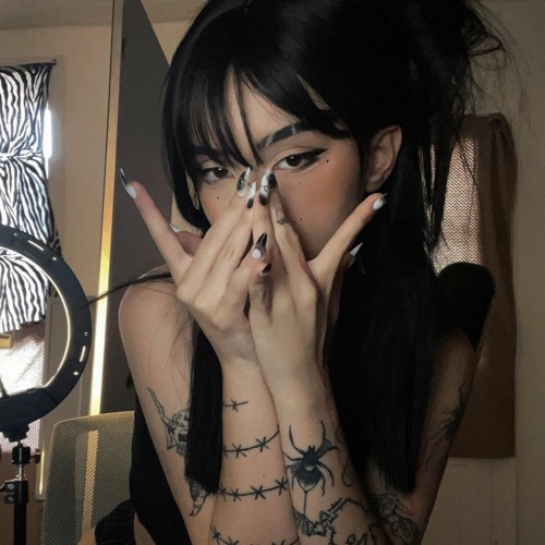 LEFT RIGHT Prod. by Qrystral