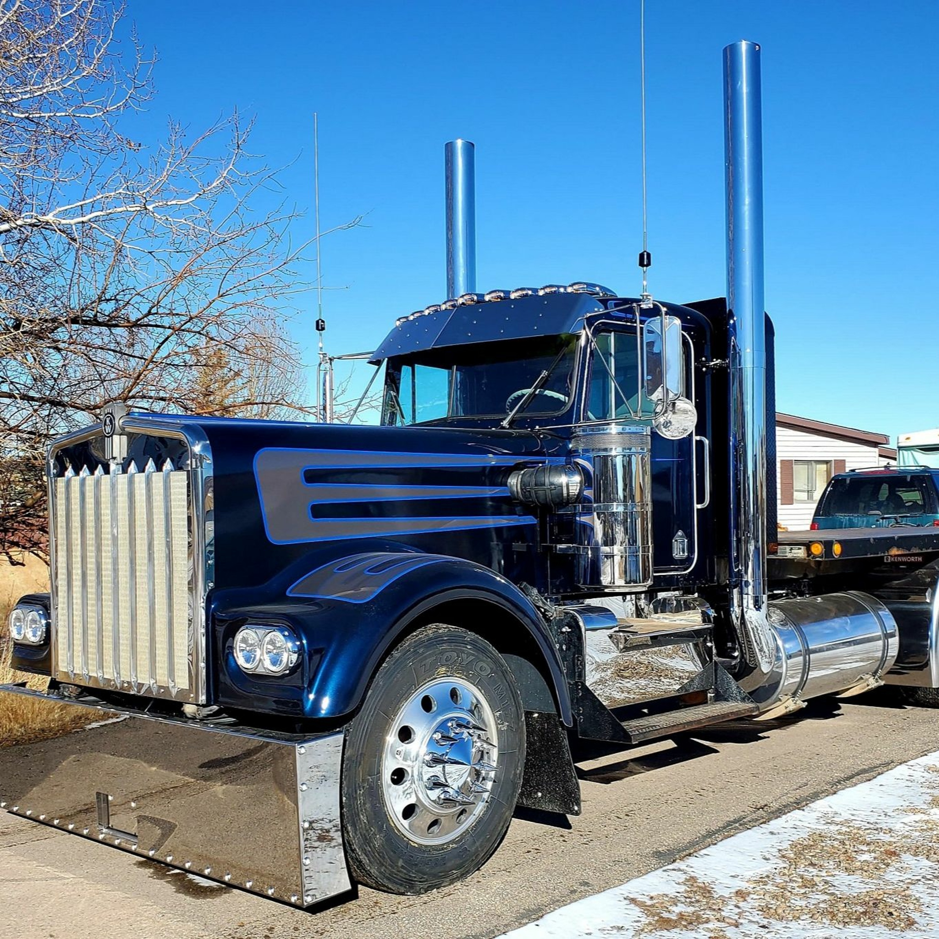 The best nanner pudding on I-75 -- and the custom restoration of this 1980 Kenworth W900A thumbnail