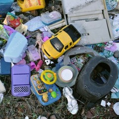 Tas de vieux jouets (bonus seringue)