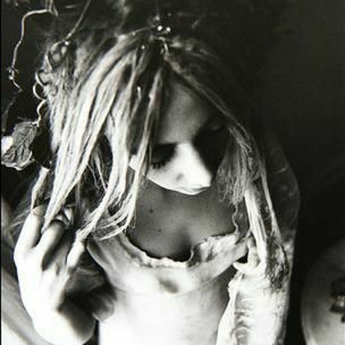 Stream Queen Adreena - Siamese Almeida (Drink Me) by Dautthaff