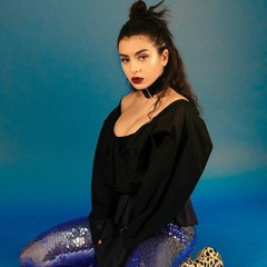 Charli XCX - Paint The Town