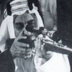 و ان بغيت أرميه رمية عداوة كان طاح ‏بندقي ترم المنايا وانا ما بوقها.