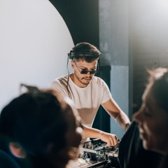 001 - DEEP HOUSE