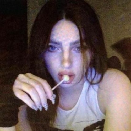 انا من انجرح ما اشتكي وماقول