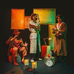 Lamunan Anak Bulan (Adunan Alternatif)