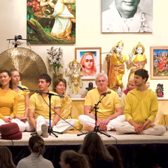 Om Gam Ganapataye Namah with new Yoga Instructors