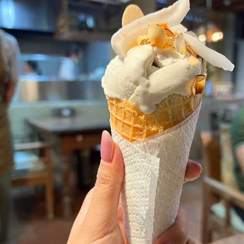 build a btch - bella poarch