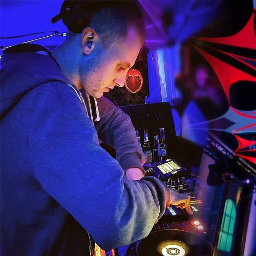Roll-In Groove Introducing #8: Schameleon DJ Set [Free Download]