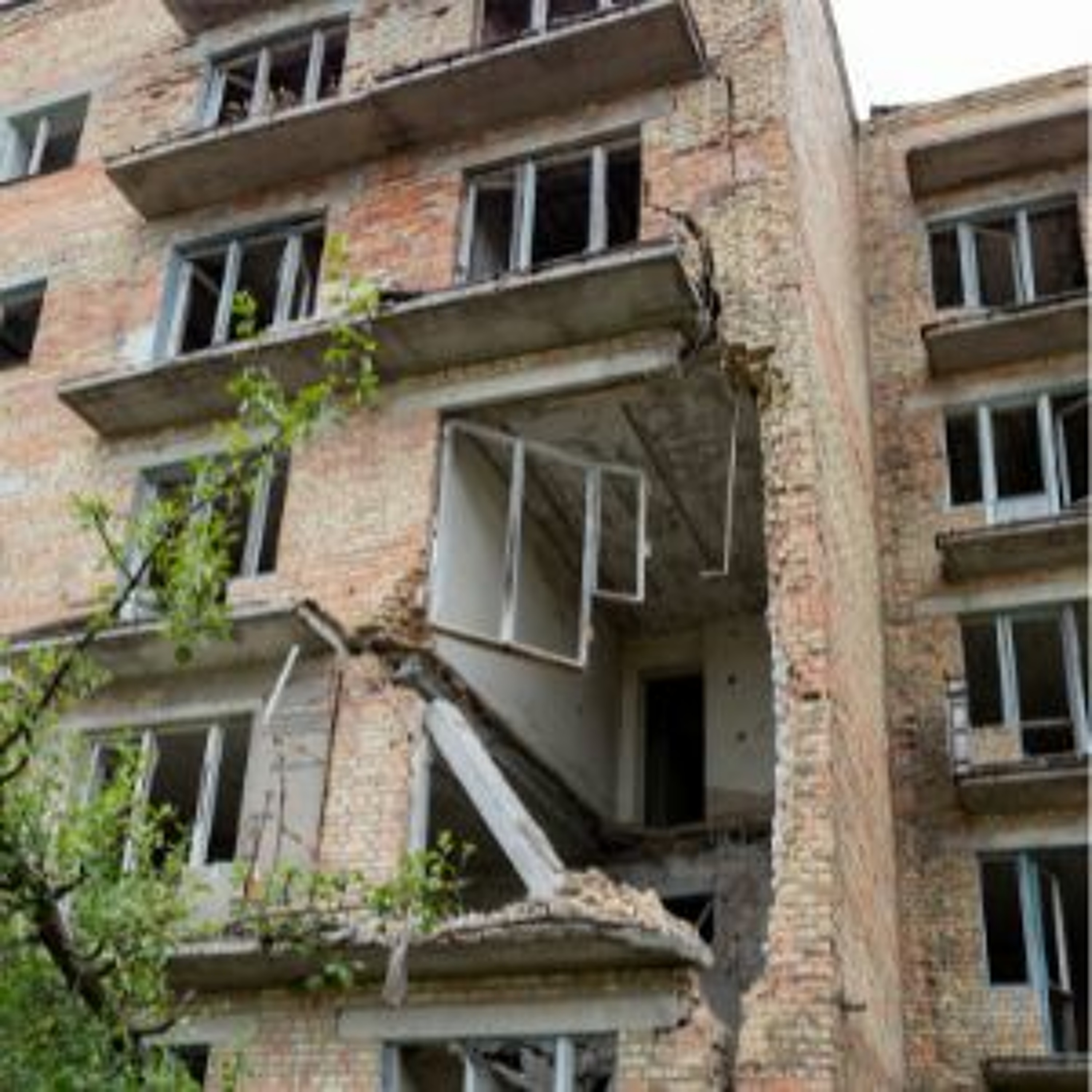 How Many Buildings In America Are On The Verge Of Collapse? episode artwork