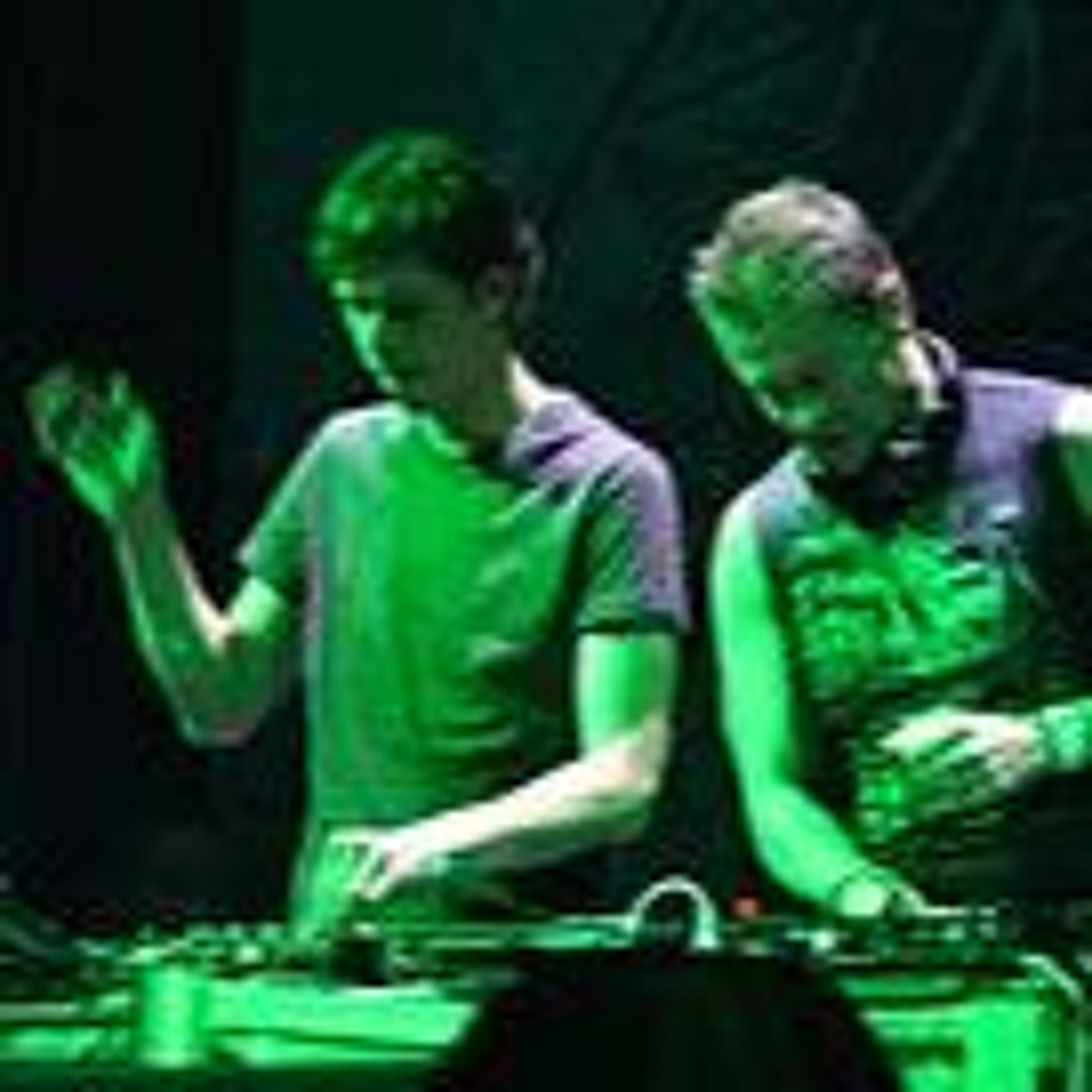 Cosmic_Gate-Live_at_Mega_Drome_Radebeul_(SSL)-11-15-CABLE-2003-QMI episode artwork