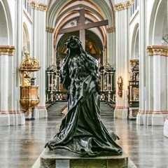 Helena-Statue