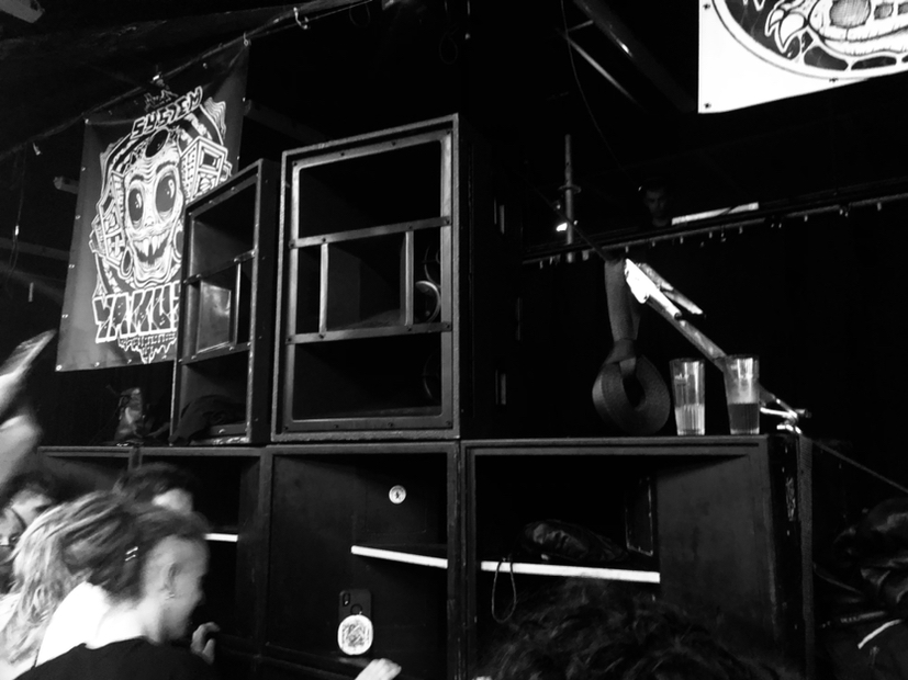 WAR ON BASS   – TEKATTECK