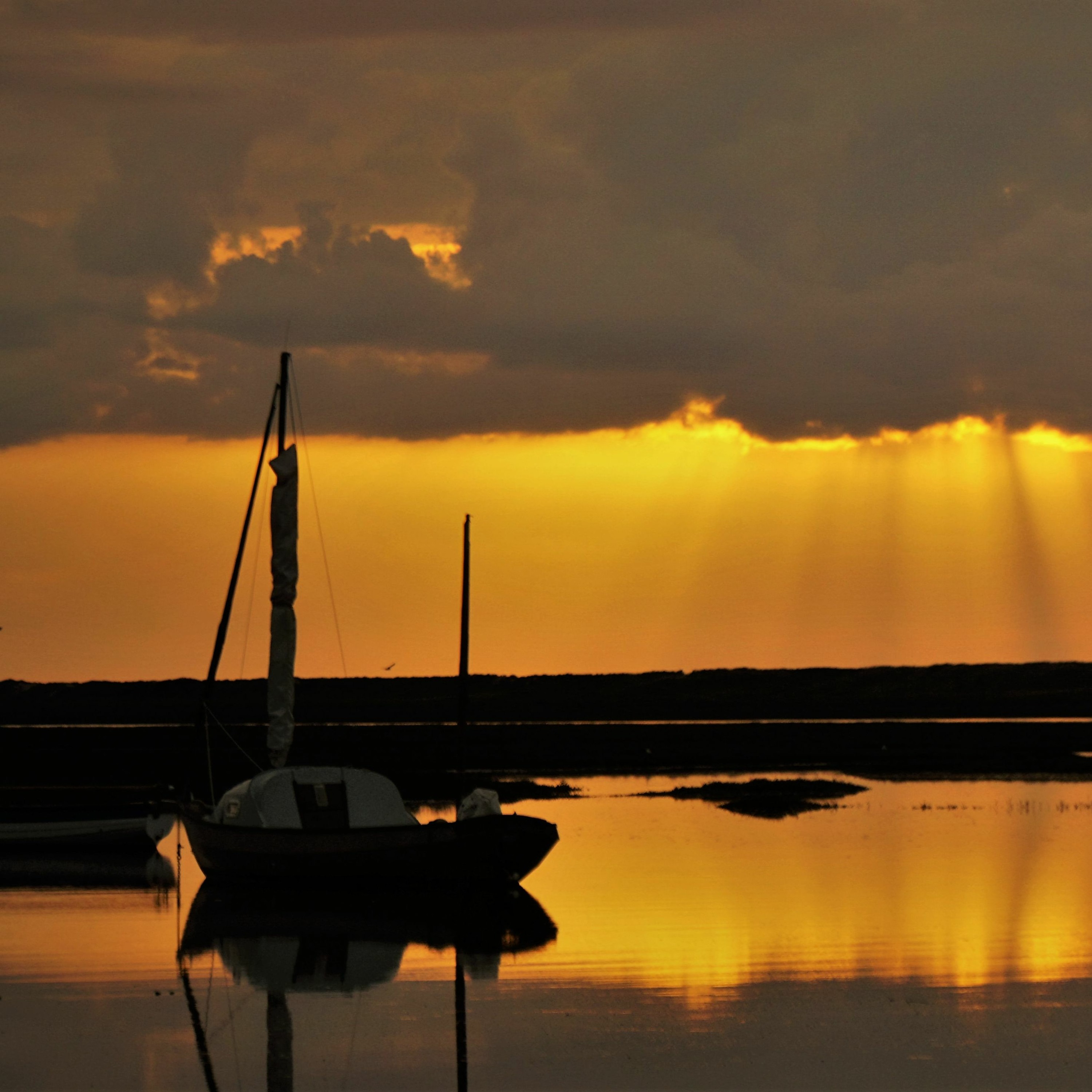 Soothing and relaxing piano music