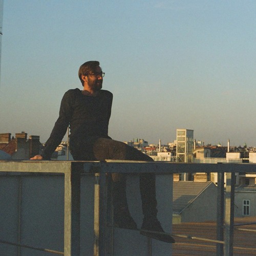 Lizzie Urquhart w/ Paul Uhlmann (4/11/22)