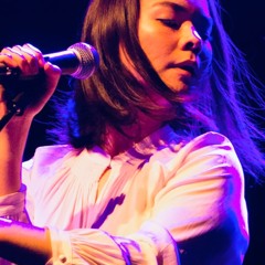 Mitski's screams from Drunk Walk Home layered over each other