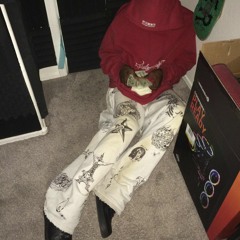 vetements hoodie (19thou)