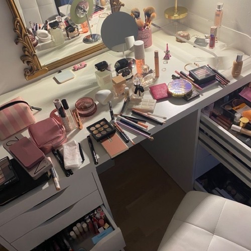 𝐺𝑒𝑡𝑡𝑖𝑛𝑔 𝑟𝑒𝑎𝑑𝑦 🎀💇🏽‍♀️