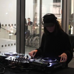 clara la san - cry me a river (Live From Uniqlo Tate Lates)