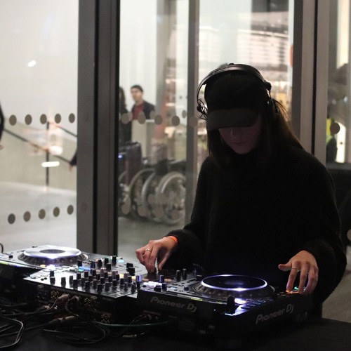 clara la san - cry me a river (Live From Uniqlo Tate Lates)