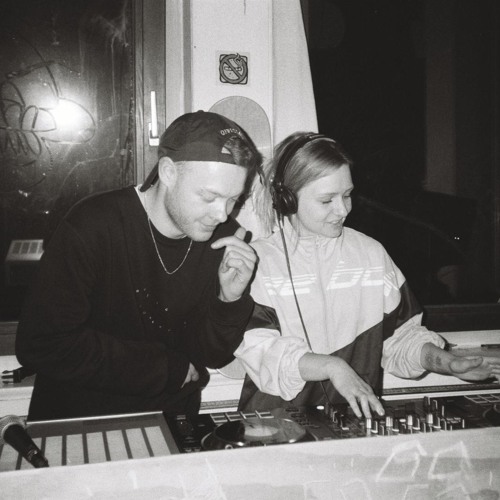 Swanjo & toomuchice @Hellsicht