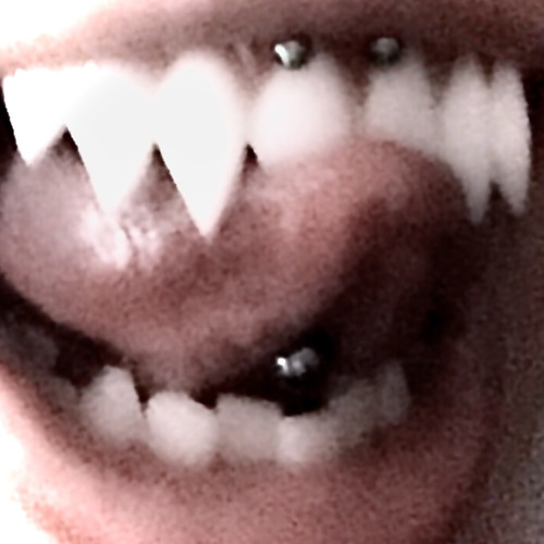 teeth w/ ThisIsntFashion (prod. TaylorJ)