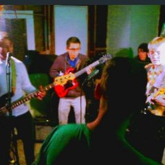 POV: You're at a House Party in Pomona and Reef Run is Playing South Palms™ in the Garage