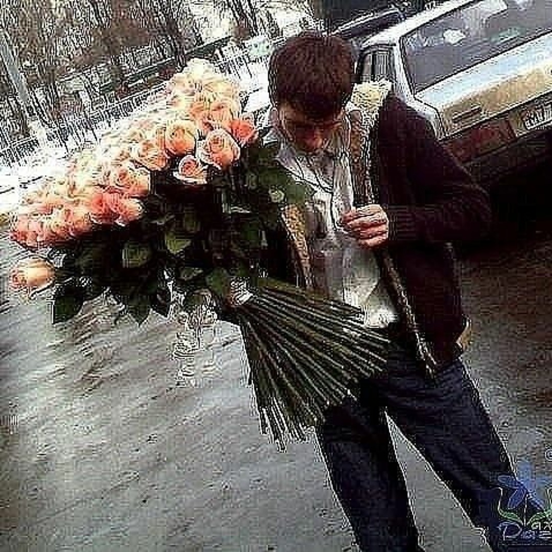 Пусть сегодняшний день пахнет счастьем. Цветы тебе. Шутки про цветы. Шел к тебе с букетом. Букет роз огромный.