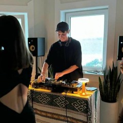 Sunset sessions // disco dancefloor