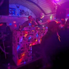 live rec  9.5.25 MMMH XI w/ alexandra glombek b2b groovintella  @ waggon am kulturgleis offenbach