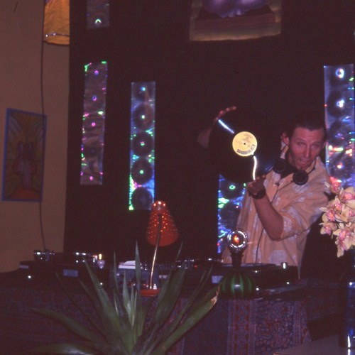 1997 super clubs had hit London, there was still the underground. Recorded-Red Eye Cafe 98 Whanganui