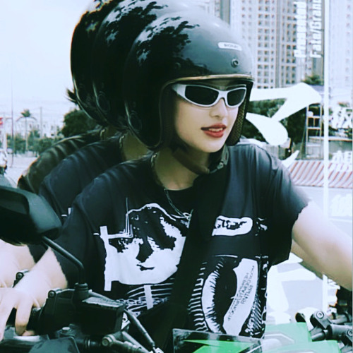 Đâu bận tâm 🤷‍♀️