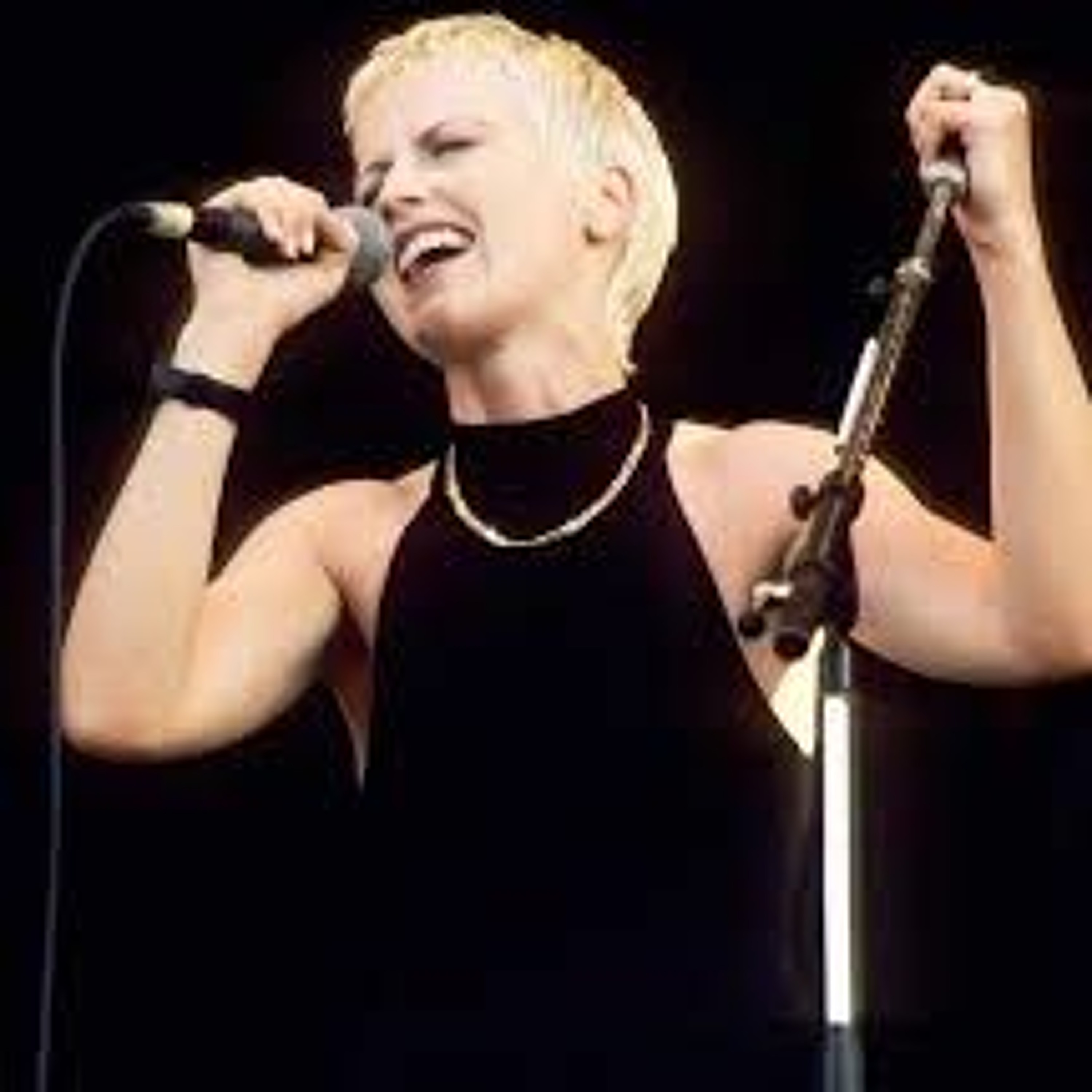 #6 PODCAST The Cranberries e Babisnki enquanto a guitarra de Max Barreto chora gentilmente episode artwork