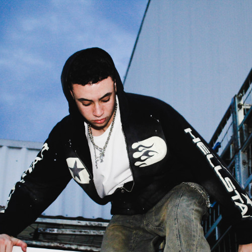 YvesSaintLaurent (@eu.eazy)