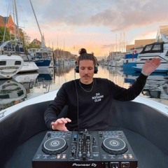 groovy house mix on a boat