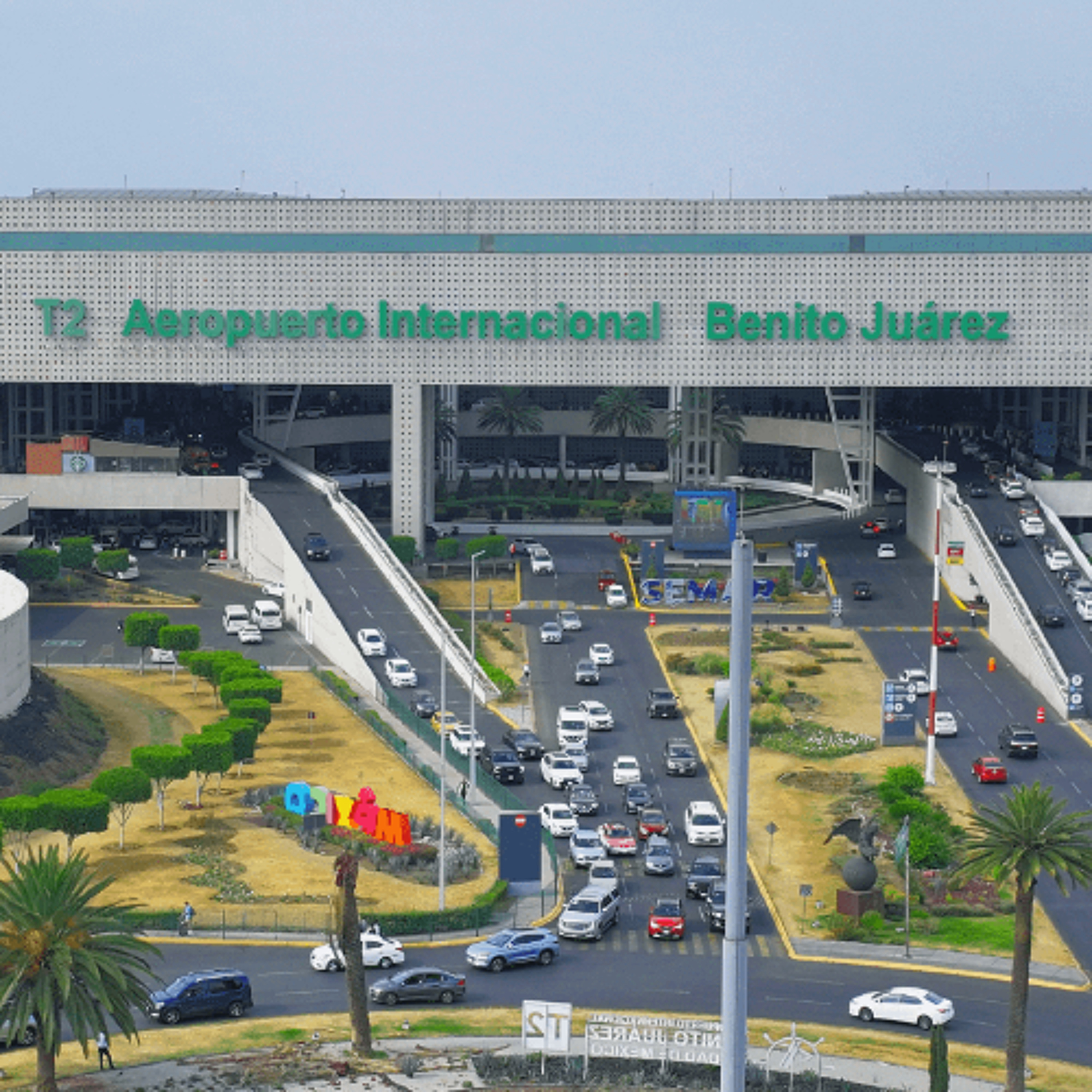 Continúan las obras en el AICM