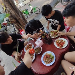 Phải khoc hay cuoi